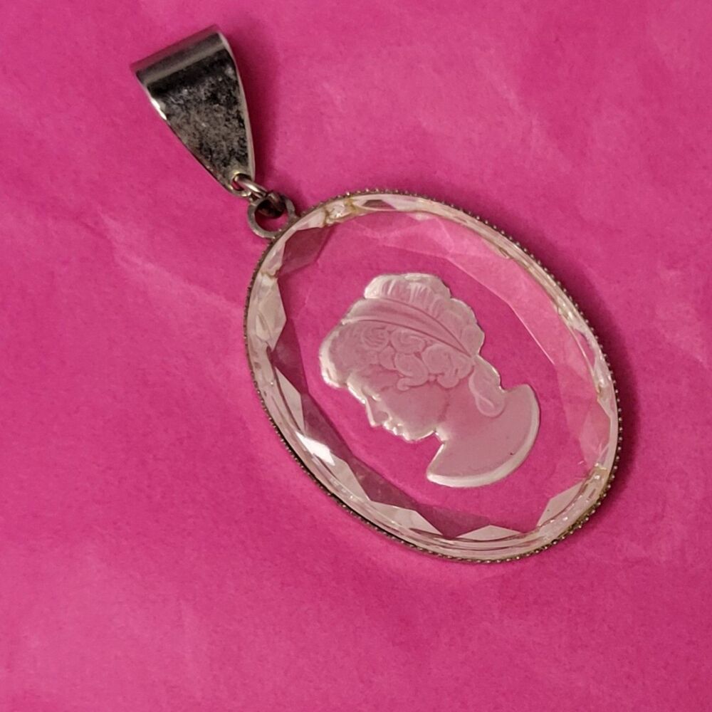 Cameo Pendant
